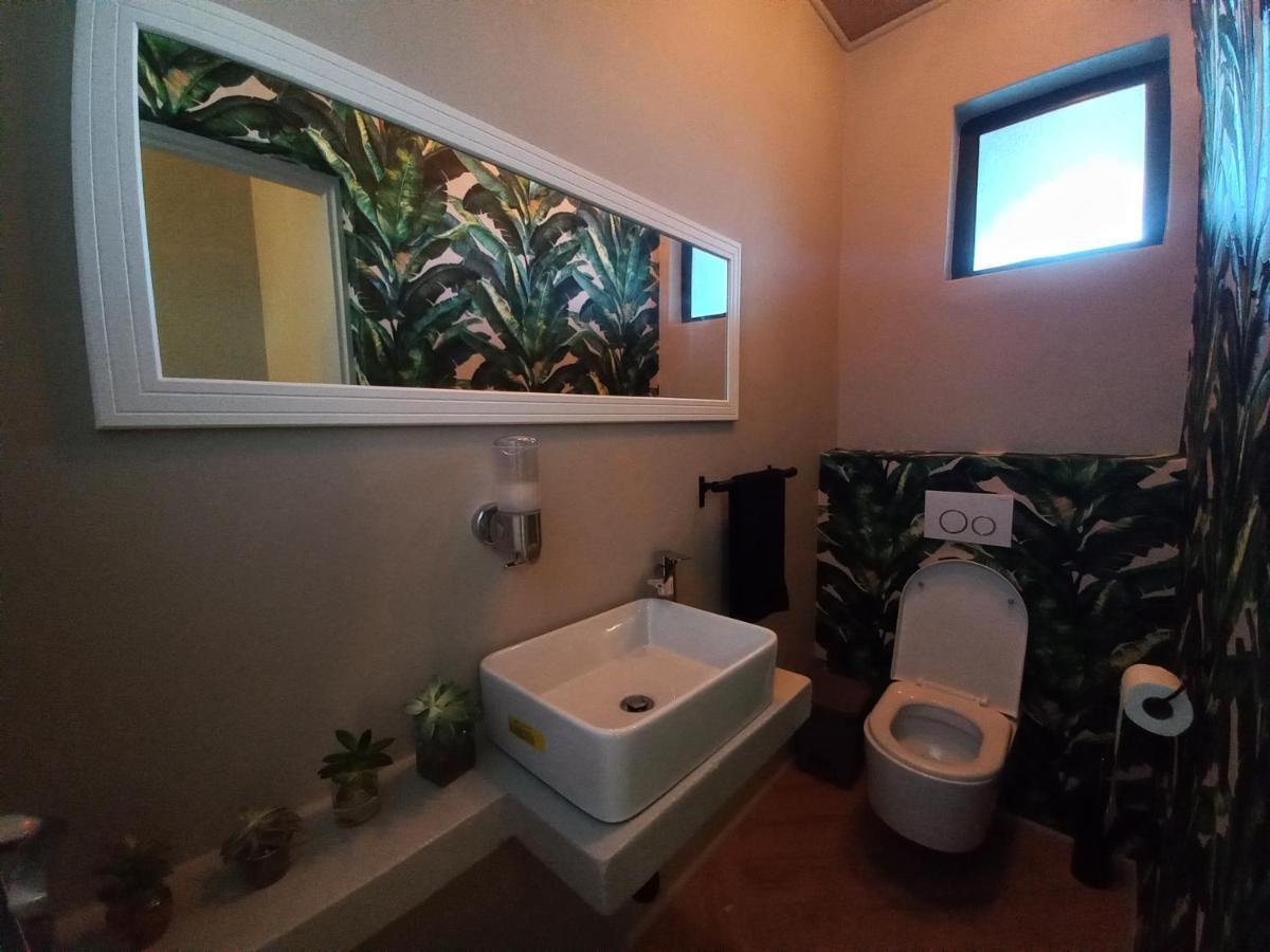 Le Bezz Guesthouse Баллито Экстерьер фото
