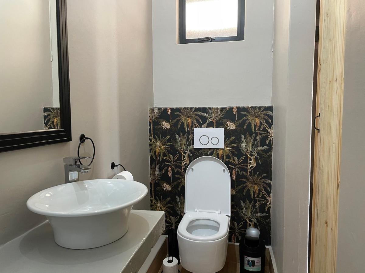 Le Bezz Guesthouse Баллито Экстерьер фото