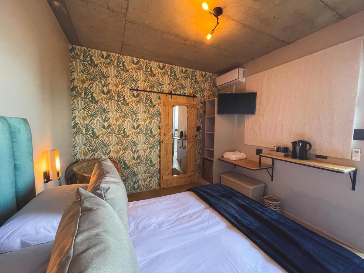 Le Bezz Guesthouse Баллито Экстерьер фото